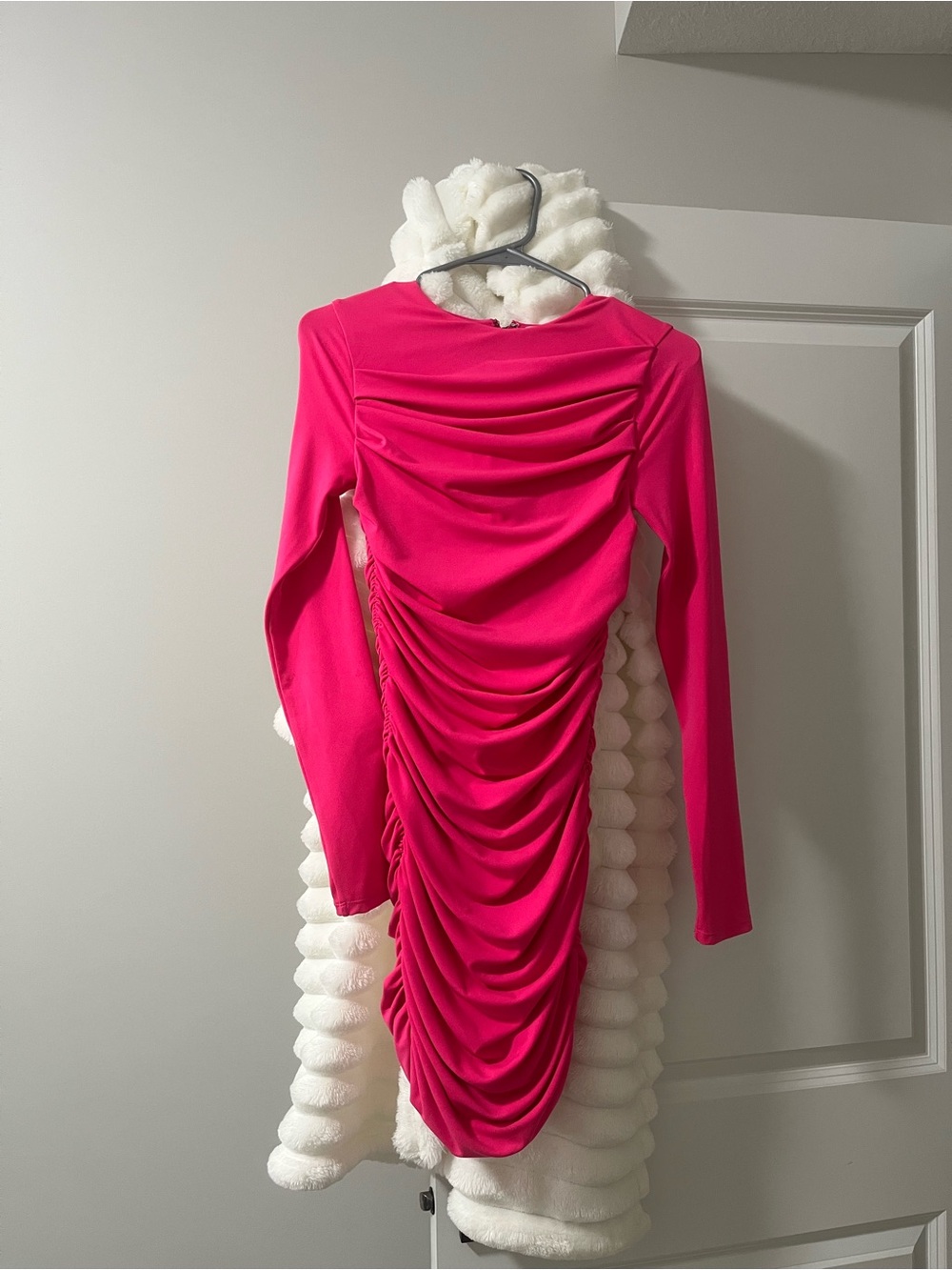 Alice + Olivia Fuchsia Ruched Long Sleeve Bodycon Dress